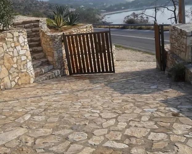 House Alikí