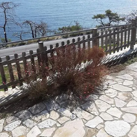 House Διαμέρισμα *